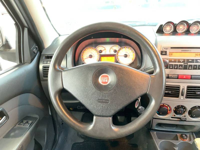 FIAT - STRADA - 2010/2011 - Prata - R$ 47.990,00