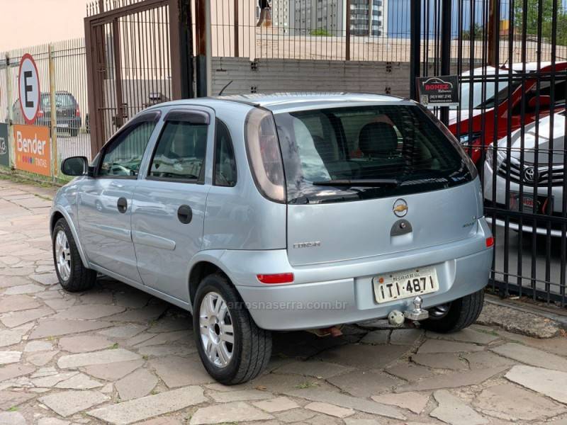 CHEVROLET - CORSA - 2011/2012 - Prata - R$ 29.990,00