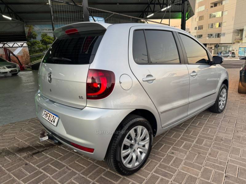VOLKSWAGEN - FOX - 2013/2013 - Prata - R$ 44.990,00