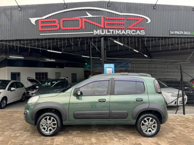 FIAT - UNO - 2015/2015 - Verde - R$ 47.990,00