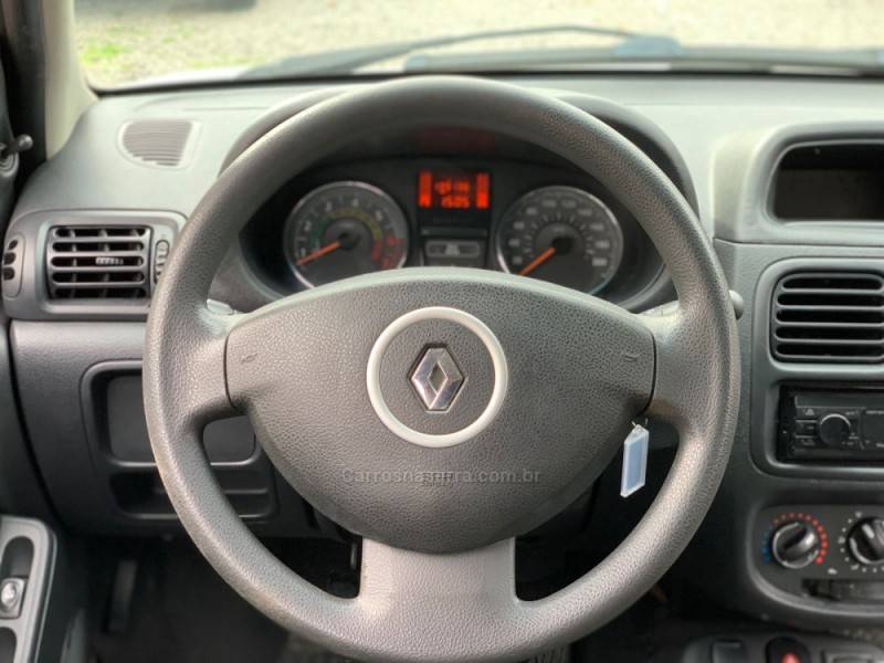 RENAULT - CLIO - 2015/2016 - Branca - R$ 35.990,00