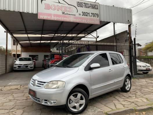 VOLKSWAGEN - FOX - 2005/2006 - Prata - R$ 27.990,00