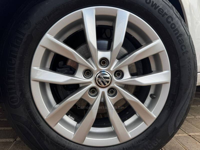 VOLKSWAGEN - SPACEFOX - 2012/2013 - Branca - R$ 44.990,00