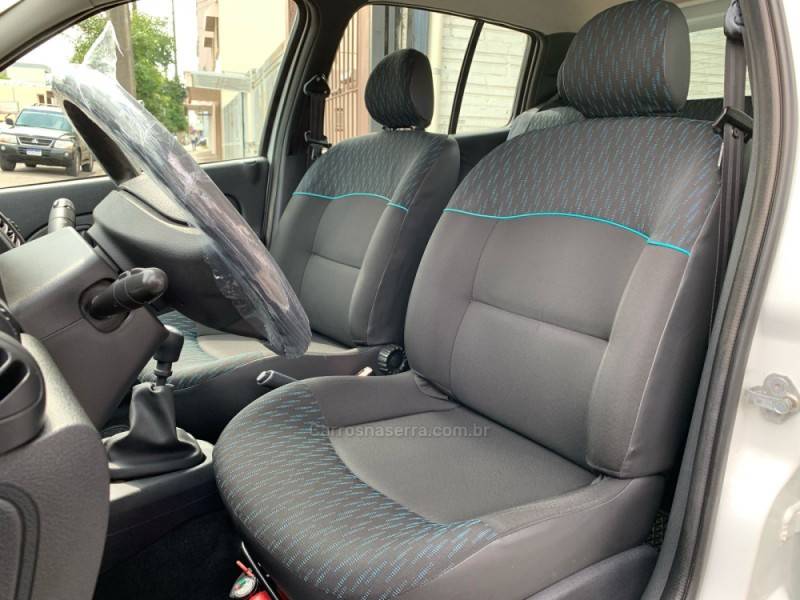 RENAULT - CLIO - 2014/2015 - Branca - R$ 34.990,00