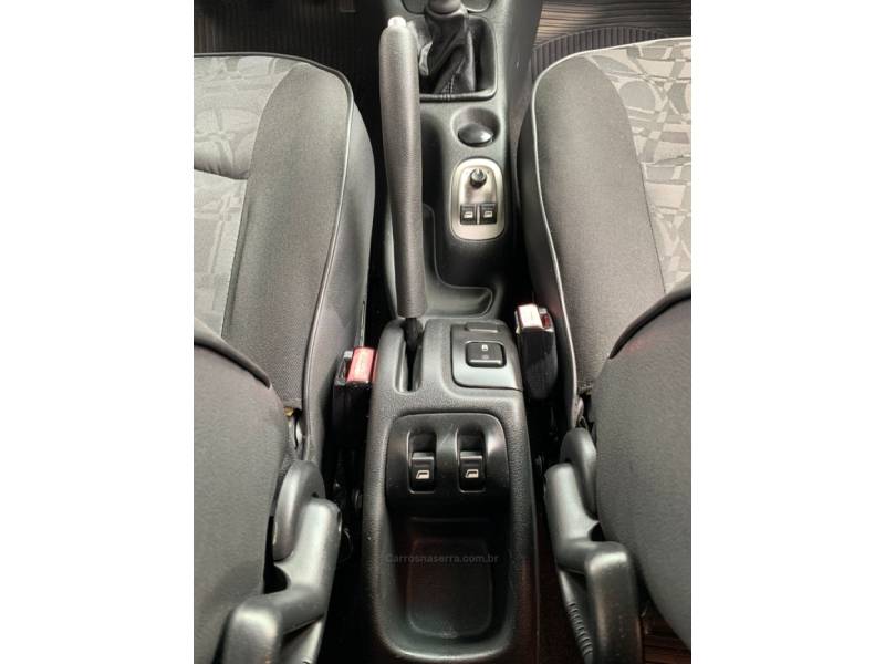 PEUGEOT - 207 - 2011/2012 - Branca - R$ 23.990,00