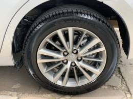 TOYOTA - COROLLA - 2014/2015 - Prata - R$ 88.990,00