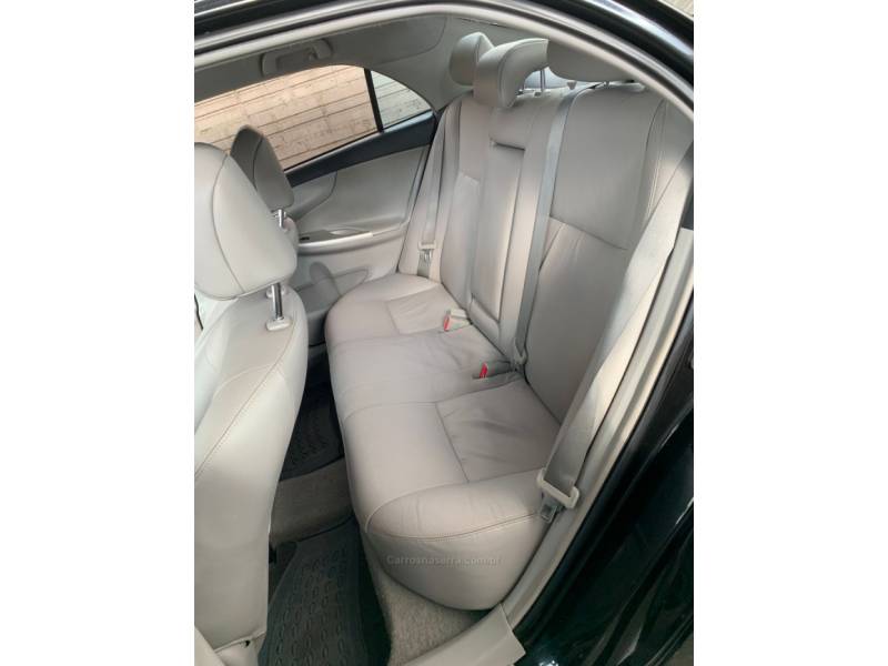 TOYOTA - COROLLA - 2013/2014 - Preta - R$ 71.990,00