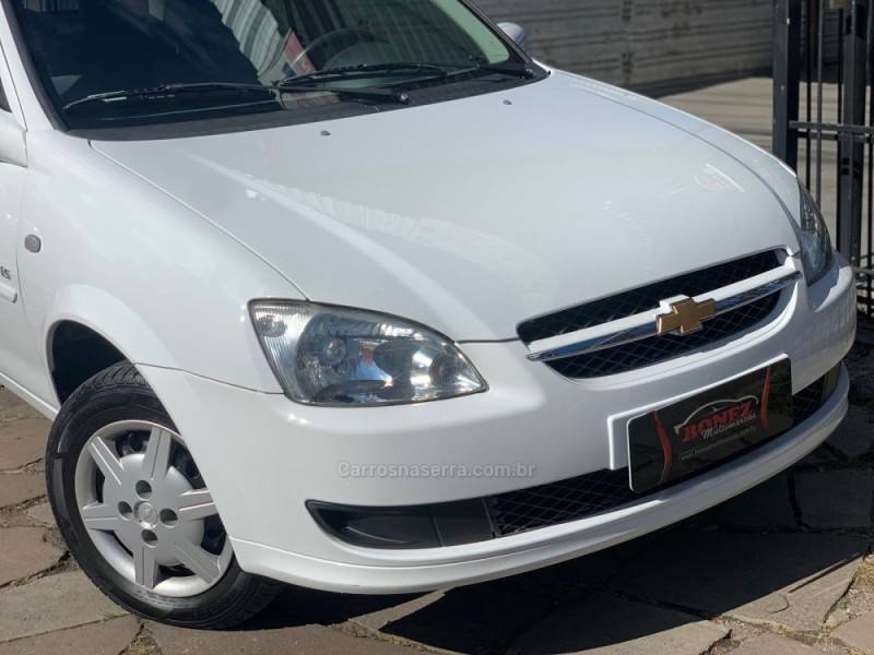 CHEVROLET - CLASSIC - 2010/2011 - Branca - R$ 28.990,00