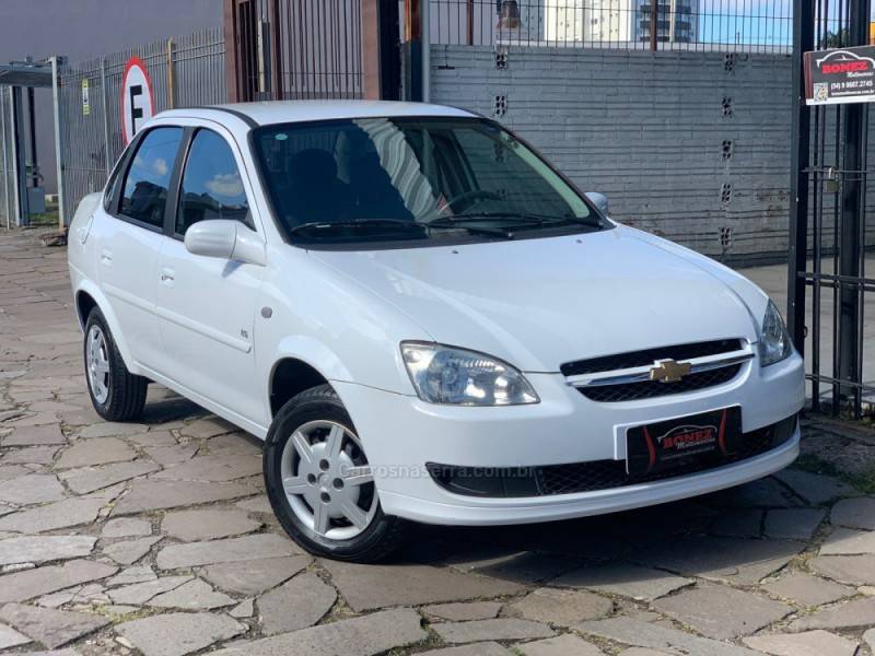 CHEVROLET - CLASSIC - 2010/2011 - Branca - R$ 28.990,00