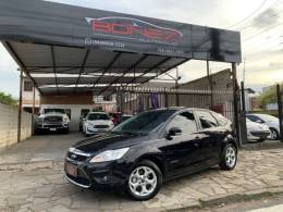 FORD - FOCUS - 2010/2011 - Preta - R$ 49.990,00