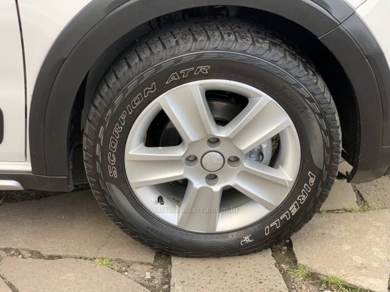 VOLKSWAGEN - SAVEIRO - 2012/2013 - Branca - R$ 56.990,00