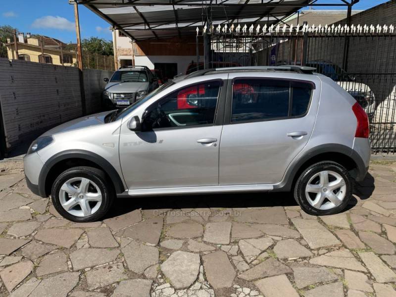 RENAULT - SANDERO - 2009/2010 - Prata - R$ 33.990,00