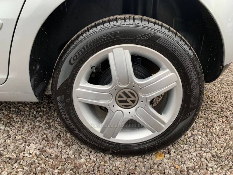 VOLKSWAGEN - FOX - 2005/2006 - Cinza - R$ 26.990,00