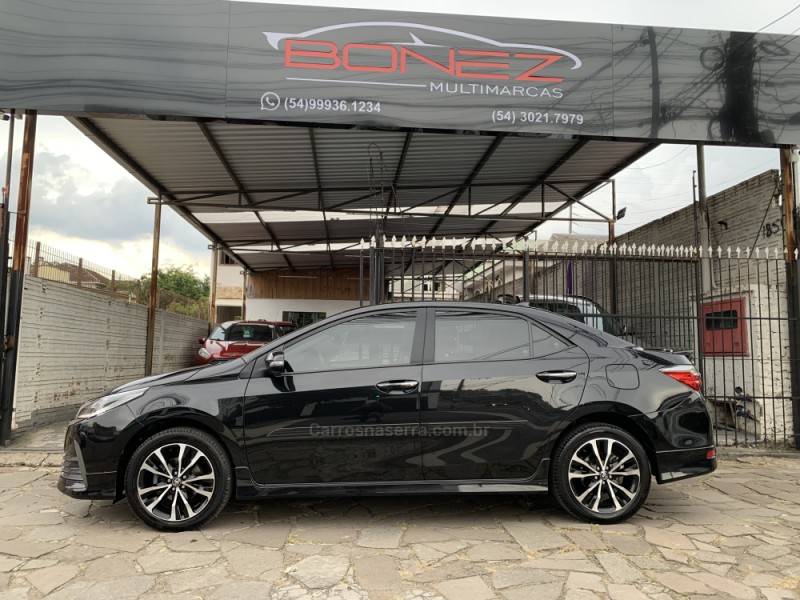 TOYOTA - COROLLA - 2017/2018 - Preta - R$ 105.990,00