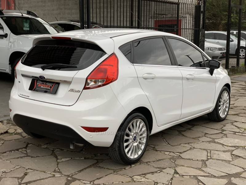 FORD - FIESTA - 2014/2015 - Branca - R$ 51.990,00