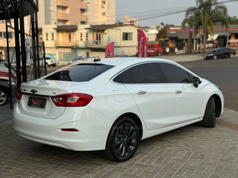 CHEVROLET - CRUZE - 2017/2017 - Branca - R$ 88.990,00