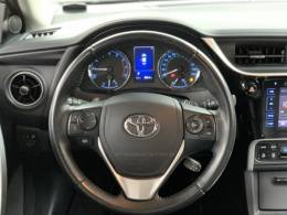 TOYOTA - COROLLA - 2017/2018 - Preta - R$ 105.990,00