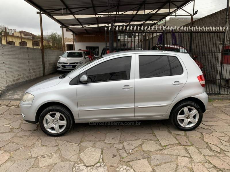 VOLKSWAGEN - FOX - 2005/2006 - Cinza - R$ 26.990,00