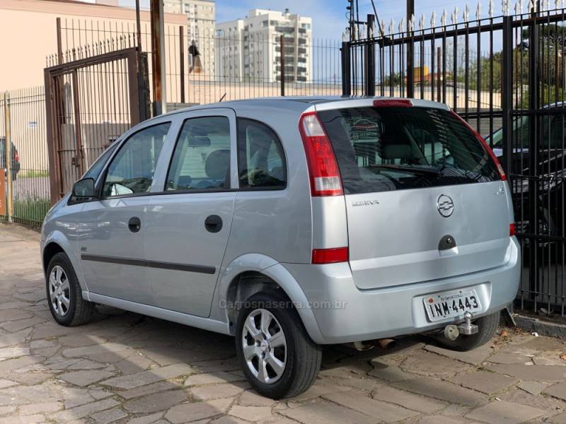 CHEVROLET - MERIVA - 2006/2007 - Prata - R$ 19.990,00