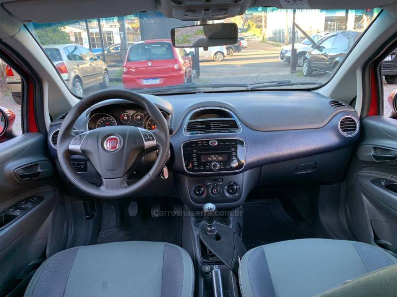 FIAT - PUNTO - 2014/2015 - Vermelha - R$ 45.500,00