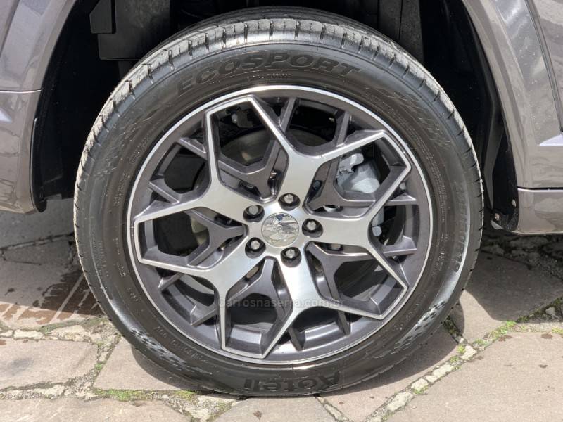 JEEP - COMMANDER - 2022/2022 - Cinza - R$ 179.990,00
