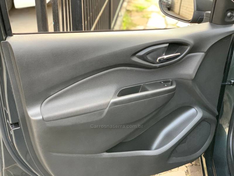 CHEVROLET - PRISMA - 2017/2018 - Cinza - R$ 68.990,00