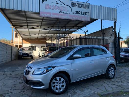 CHEVROLET - ONIX - 2012/2013 - Prata - R$ 44.990,00