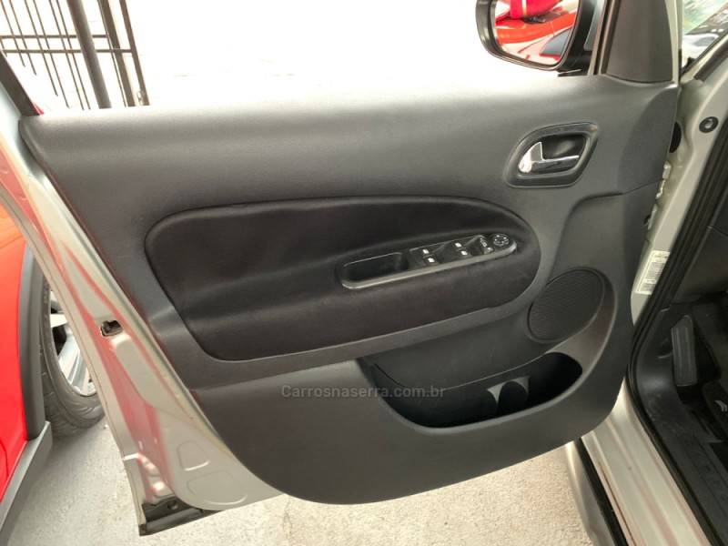 CITROËN - C3 AIRCROSS - 2010/2011 - Prata - R$ 35.990,00