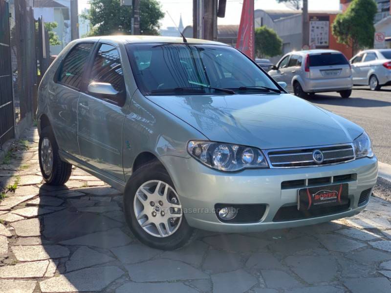 FIAT - PALIO - 2006/2007 - Verde - R$ 26.990,00