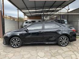 TOYOTA - COROLLA - 2017/2018 - Preta - R$ 105.990,00