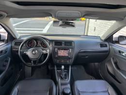 VOLKSWAGEN - JETTA - 2015/2016 - Prata - R$ 79.990,00
