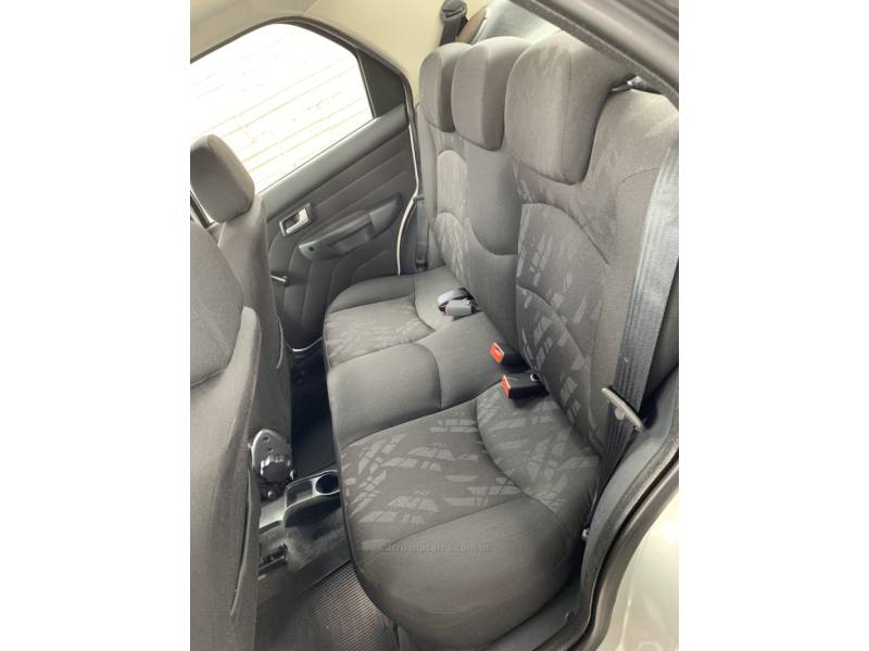 FIAT - SIENA - 2010/2011 - Prata - R$ 33.500,00