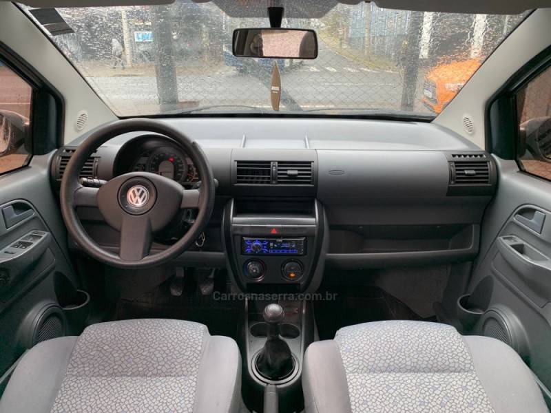VOLKSWAGEN - FOX - 2005/2006 - Cinza - R$ 26.990,00