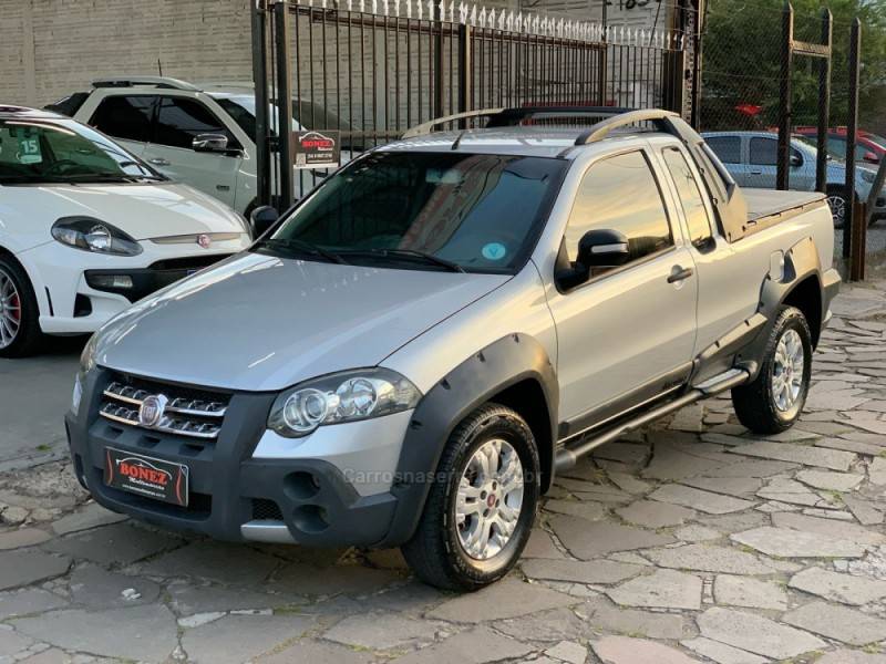 FIAT - STRADA - 2010/2011 - Prata - R$ 47.990,00