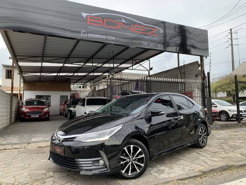 TOYOTA - COROLLA - 2017/2018 - Preta - R$ 105.990,00