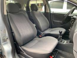 CHEVROLET - CORSA - 2011/2012 - Prata - R$ 29.990,00