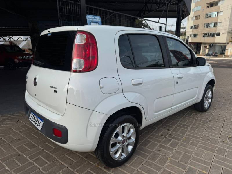 FIAT - UNO - 2012/2013 - Branca - R$ 37.990,00