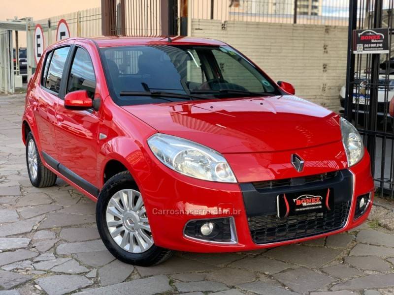 RENAULT - SANDERO - 2011/2012 - Vermelha - R$ 36.990,00
