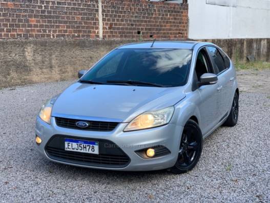 FORD - FOCUS - 2008/2009 - Prata - R$ 29.500,00