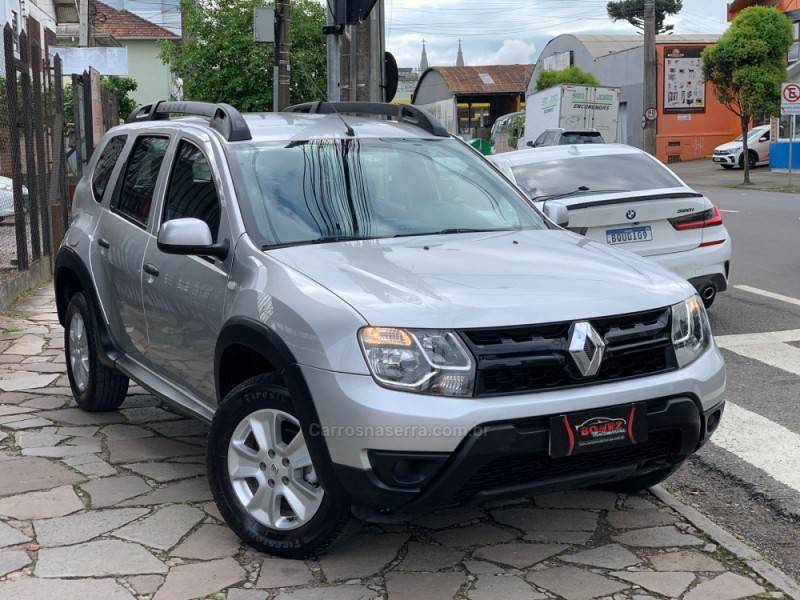 RENAULT - DUSTER - 2017/2018 - Prata - R$ 66.990,00