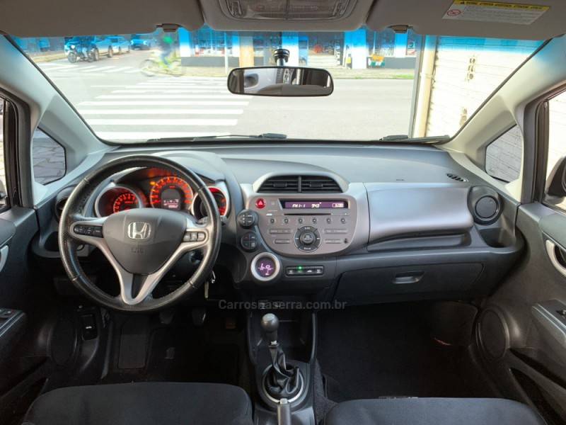 HONDA - FIT - 2010/2011 - Preta - R$ 43.990,00