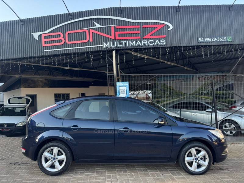 FORD - FOCUS - 2010/2011 - Azul - R$ 44.990,00