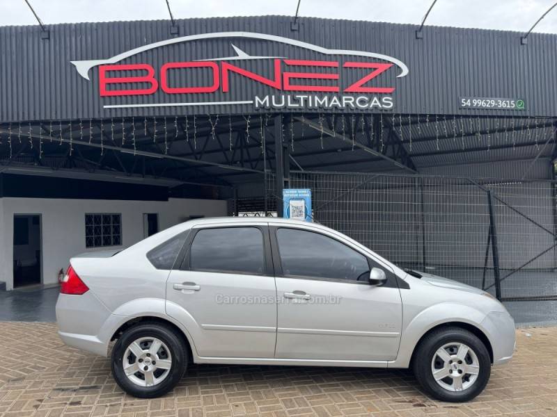 FORD - FIESTA - 2008/2009 - Branca - R$ 29.990,00