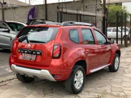 RENAULT - DUSTER - 2015/2016 - Vermelha - R$ 61.990,00