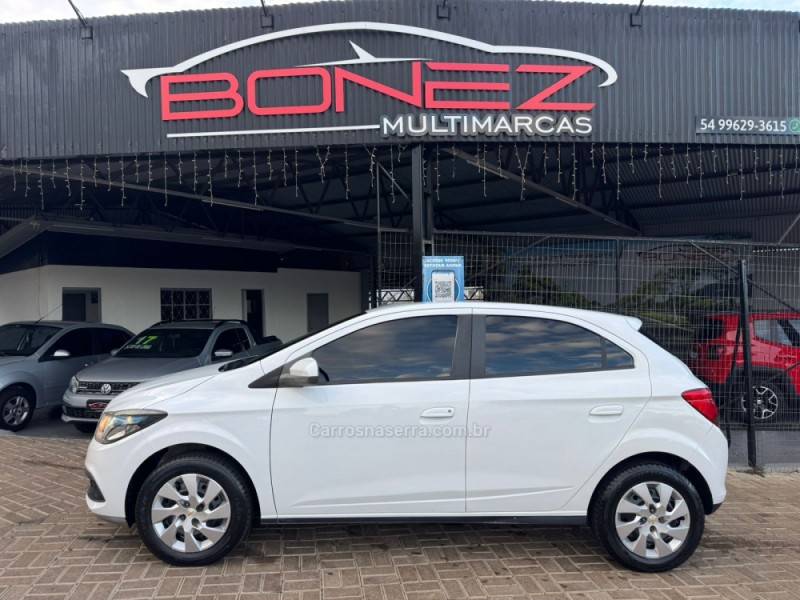 CHEVROLET - ONIX - 2015/2015 - Branca - R$ 53.990,00