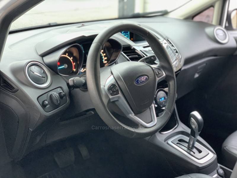 FORD - FIESTA - 2014/2015 - Branca - R$ 51.990,00