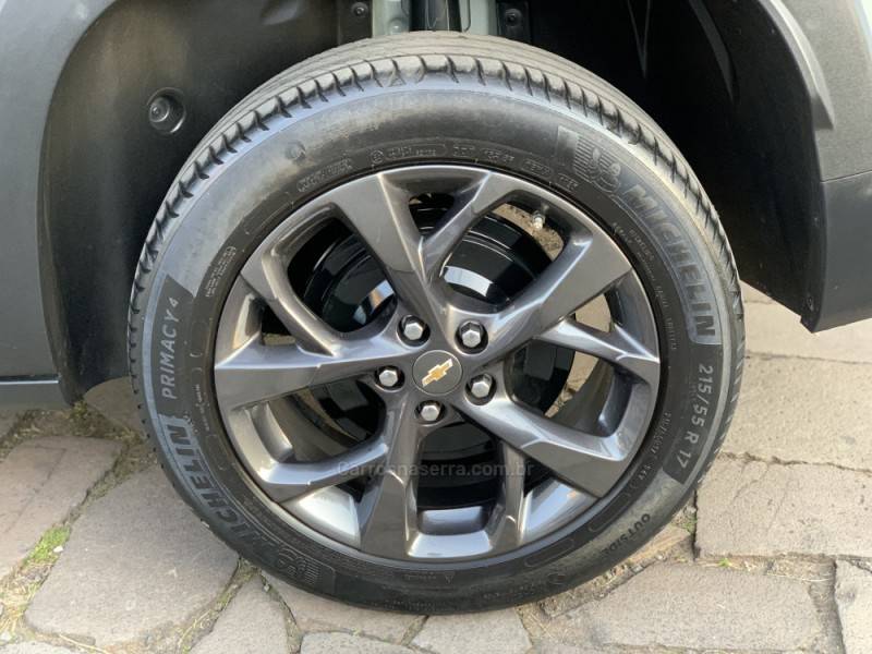 CHEVROLET - MONTANA - 2022/2023 - Prata - R$ 120.990,00