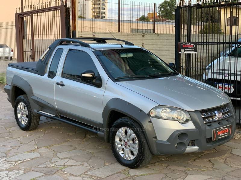 FIAT - STRADA - 2010/2011 - Prata - R$ 48.990,00