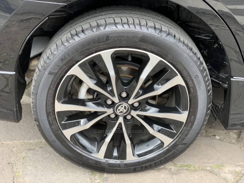 TOYOTA - COROLLA - 2017/2018 - Preta - R$ 105.990,00