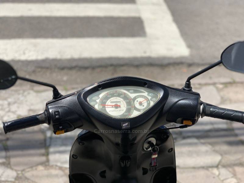 HONDA - BIZ 125 - 2009/2010 - Preta - R$ 9.990,00